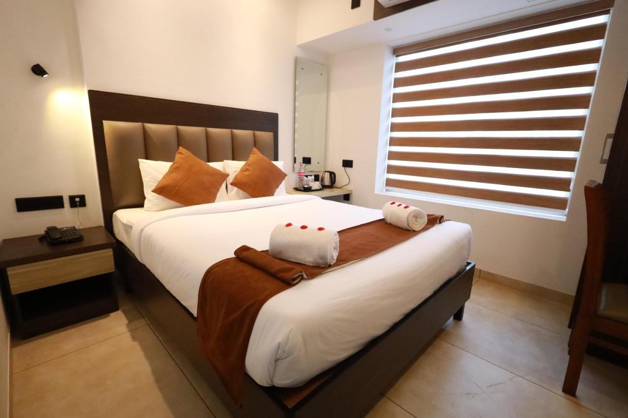 Hotel Goodland Elegance Thiruvananthapuram Esterno foto