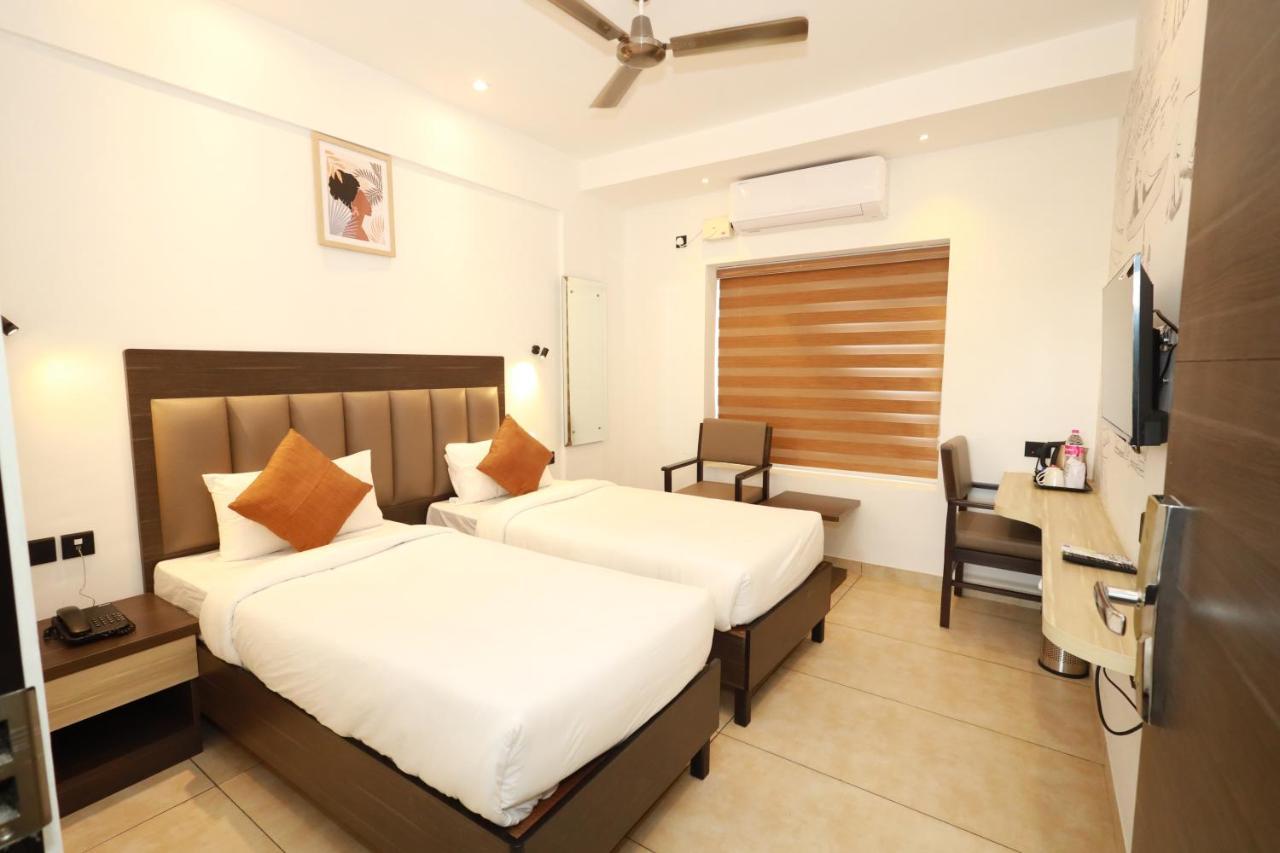 Hotel Goodland Elegance Thiruvananthapuram Esterno foto