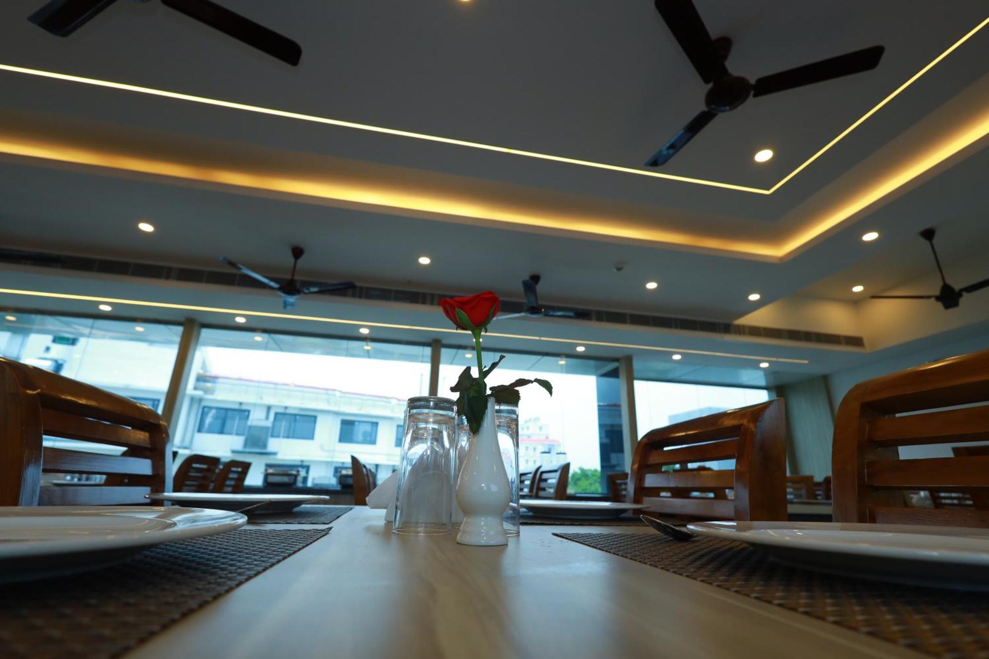 Hotel Goodland Elegance Thiruvananthapuram Esterno foto