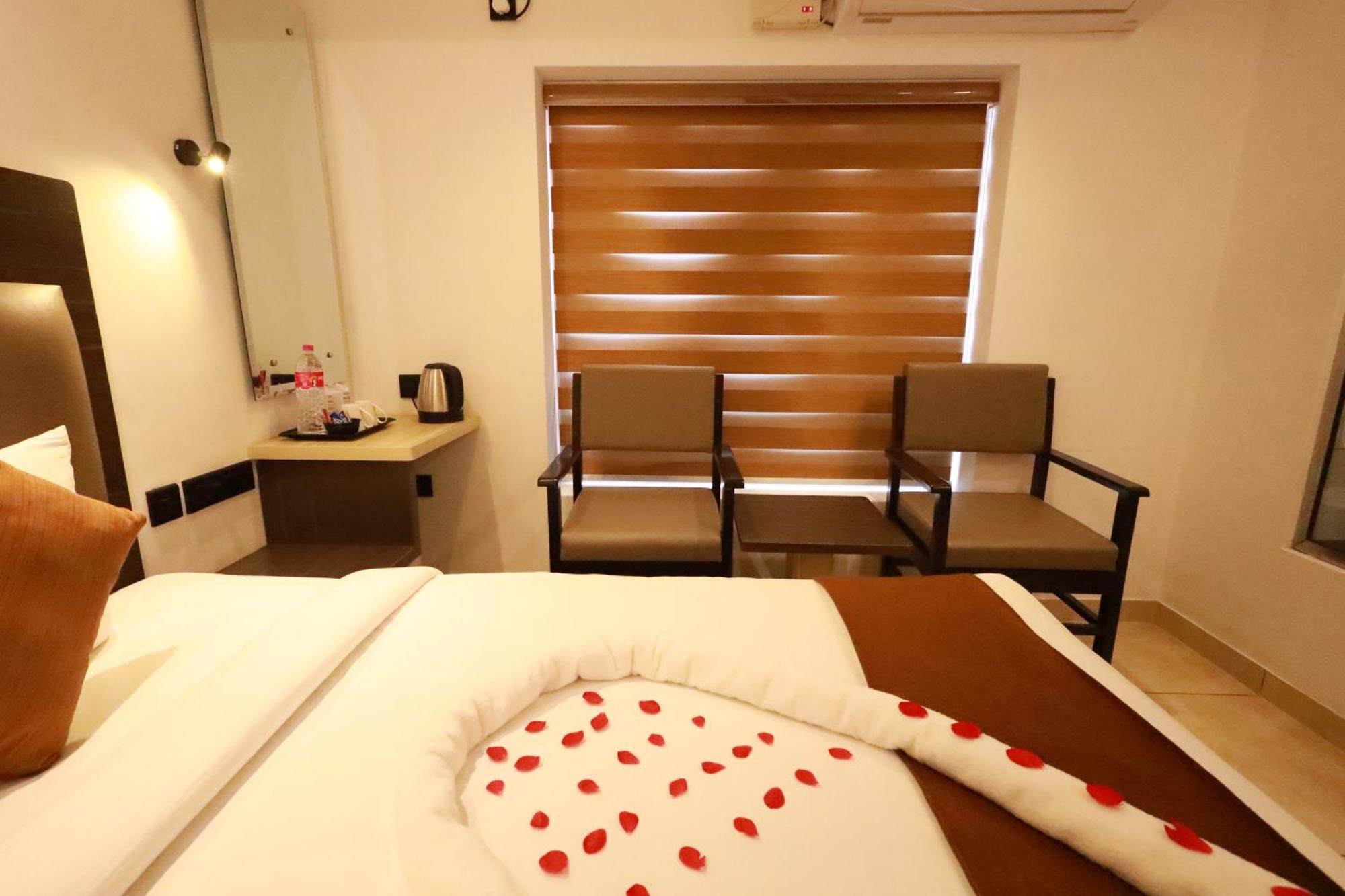 Hotel Goodland Elegance Thiruvananthapuram Esterno foto